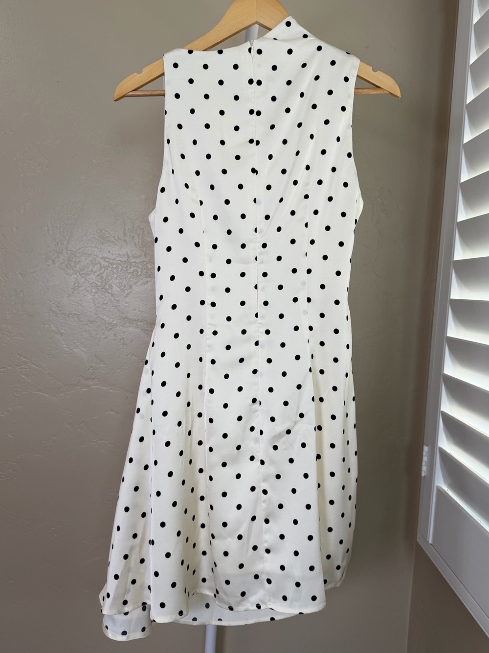 Commense Satin Polka Dot Ruched Mini Dress Cream Black Medium NWT Sleeveless - Picture 6 of 9